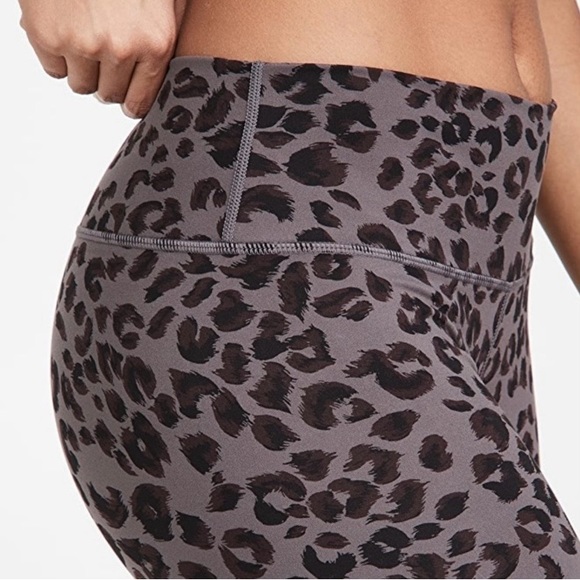 VARLEY CENTURY GREY CHEETAH LEOPARD ANIMAL PRINT CROPPED HIGH RISE LEGGINGS - Picture 3 of 16